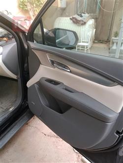 کادیلاک XT5